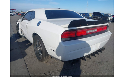 dodge-challenger-5-7l-v-8-vvt-372hp-rear-wheel-drive - 2