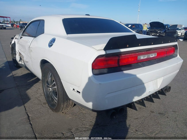 Dodge Challenger 5.7L V-8 VVT, 372HP Rear Wheel Drive - автомобили, коли, обяви за нови и употребявани 2