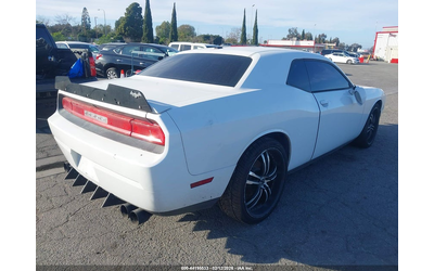 dodge-challenger-5-7l-v-8-vvt-372hp-rear-wheel-drive - 3