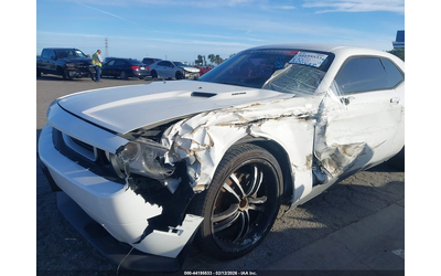 dodge-challenger-5-7l-v-8-vvt-372hp-rear-wheel-drive - 5