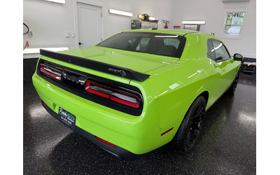 dodge-challenger-6-2l-8cyl-rwd - 2