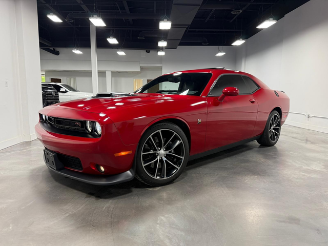 Dodge Challenger 6.4L 8cyl RWD - автомобили, коли, обяви за нови и употребявани 0