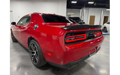dodge-challenger-6-4l-8cyl-rwd - 1