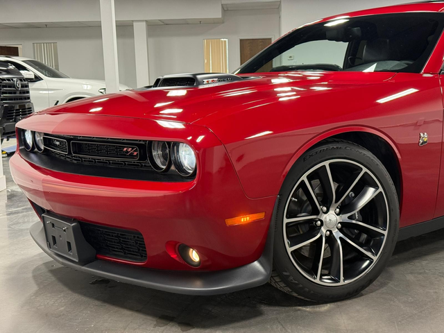 Dodge Challenger 6.4L 8cyl RWD - автомобили, коли, обяви за нови и употребявани 9
