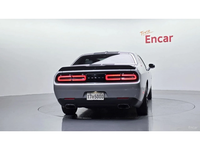 Dodge Challenger 5.7* КОЖА* ОБДУХВ* ПАНО - автомобили, коли, обяви за нови и употребявани 3