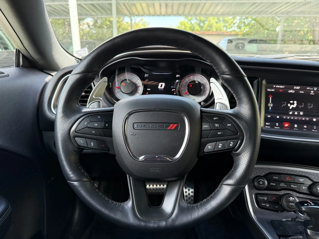 Dodge Challenger 6.4 T/A - автомобили, коли, обяви за нови и употребявани 10