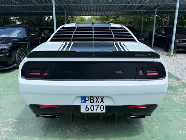 Dodge Challenger 6.4 T/A - автомобили, коли, обяви за нови и употребявани 5