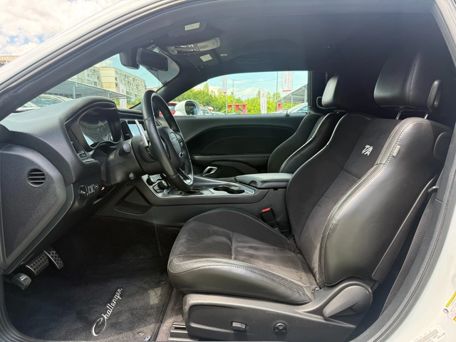 Dodge Challenger 6.4 T/A - автомобили, коли, обяви за нови и употребявани 8
