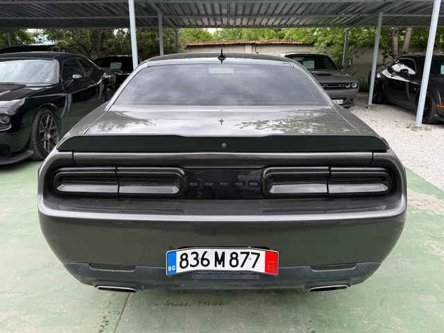 Dodge Challenger SXT PLUS - автомобили, коли, обяви за нови и употребявани 4