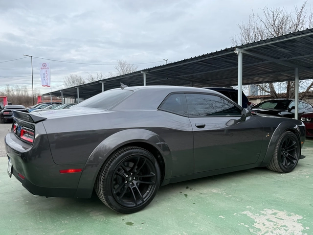 Dodge Challenger 6.4 SRT, WIDEBODY, SHAKER HOOD - автомобили, коли, обяви за нови и употребявани 3