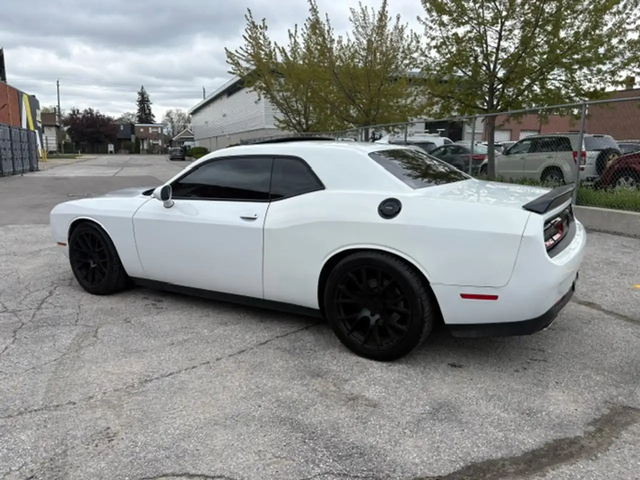Dodge Challenger SXT PREMIUM-LEATHER-ROOF-CAMERA-NAVIGATION-WE FINA Rear Wheel Drive - автомобили, коли, обяви за нови и употребявани 2