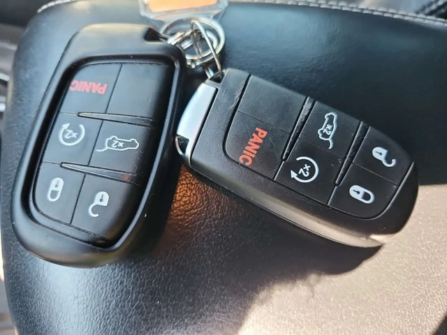 Dodge Durango SRT 392 * CARFAX * Без инциденти * Един собственик - автомобили, коли, обяви за нови и употребявани 7