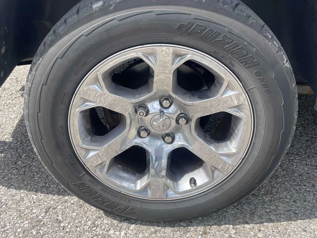 Dodge RAM 1500 * Laramie * ОБДУХВАНЕ * КОМПЛЕКТ ГУМИ - автомобили, коли, обяви за нови и употребявани 6