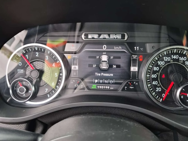 Dodge RAM 1500 * Sport * ПОДГРЕВ* KEYLESS* - автомобили, коли, обяви за нови и употребявани 13