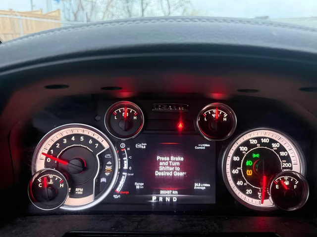 Dodge RAM 1500 * Sport * CARFAX * 5.7 HEMI - автомобили, коли, обяви за нови и употребявани 7