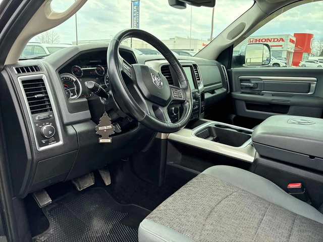 Dodge RAM 1500 * Big Horn * PANO* KEYLESS* ПОДГРЕВ* - автомобили, коли, обяви за нови и употребявани 4