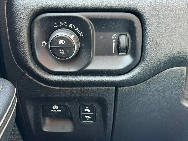 Dodge RAM 1500 HEMI 4X4 CREW CAB V8 5.7 - автомобили, коли, обяви за нови и употребявани 9