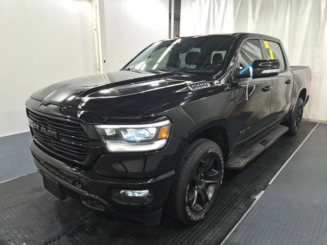 Dodge RAM 1500 Sport Crew Cab Short Bed / 5.7 HEMI V8 / 4WD - автомобили, коли, обяви за нови и употребявани 0