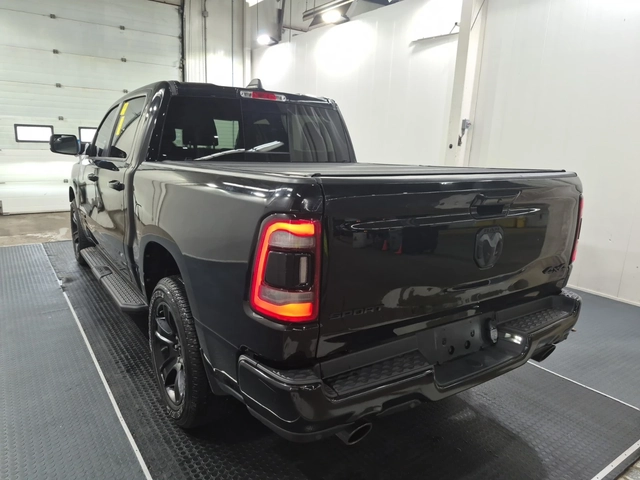 Dodge RAM 1500 Sport Crew Cab Short Bed / 5.7 HEMI V8 / 4WD - автомобили, коли, обяви за нови и употребявани 5