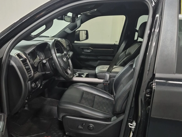 Dodge RAM 1500 Sport Crew Cab Short Bed / 5.7 HEMI V8 / 4WD - автомобили, коли, обяви за нови и употребявани 6