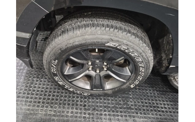 Dodge RAM 1500 Sport Crew Cab Short Bed / 5.7 HEMI V8 / 4WD - автомобили, коли, обяви за нови и употребявани 7