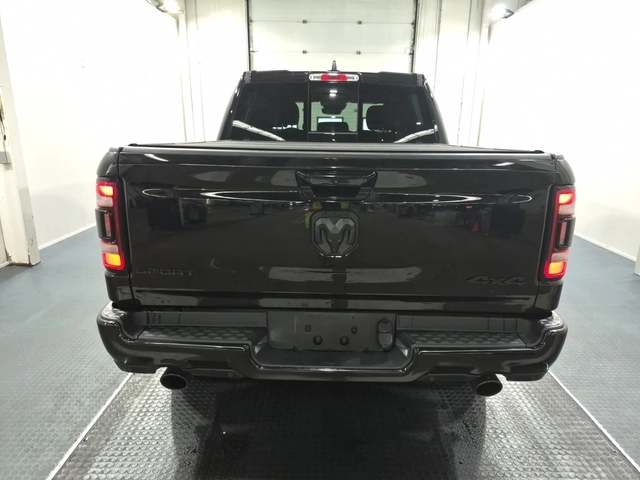Dodge RAM 1500 Sport Crew Cab Short Bed / 5.7 HEMI V8 / 4WD - автомобили, коли, обяви за нови и употребявани 4