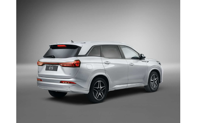 dongfeng-e5-plug-in-hibrid - 1