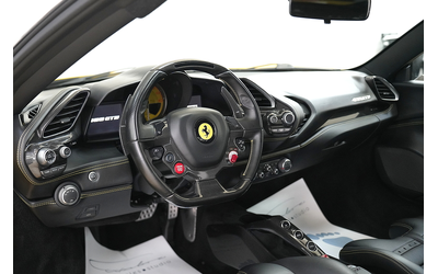 FERRARI 488 488 GTB 3.9 V8 BiTurbo Carbon Package AKRAPOVIC - автомобили, коли, обяви за нови и употребявани 9