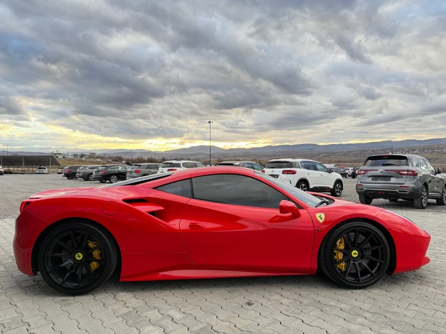 Ferrari 488 488 GTB - автомобили, коли, обяви за нови и употребявани 3