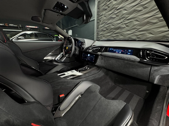 Ferrari 812 Superfast 12 CILINDRI Rosso Corsa CARBON - автомобили, коли, обяви за нови и употребявани 8