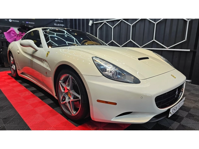 Ferrari California BIANCO AVUS / CUOIO INTERRIOR - автомобили, коли, обяви за нови и употребявани 1