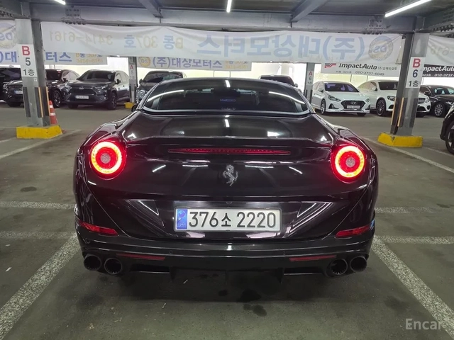 Ferrari California 3.9 V8 Carbon Package | Ceramic | Night Package - автомобили, коли, обяви за нови и употребявани 12