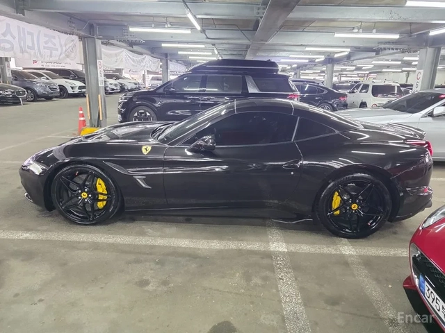 Ferrari California 3.9 V8 Carbon Package | Ceramic | Night Package - автомобили, коли, обяви за нови и употребявани 2
