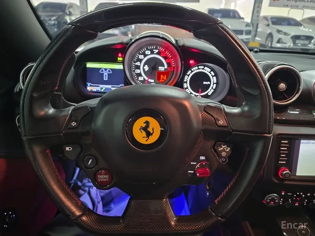 Ferrari California 3.9 V8 Carbon Package | Ceramic | Night Package - автомобили, коли, обяви за нови и употребявани 4