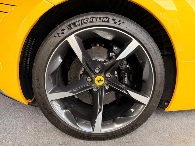 Ferrari SF 90 Stradale* Giallo* Лизинг - автомобили, коли, обяви за нови и употребявани 11