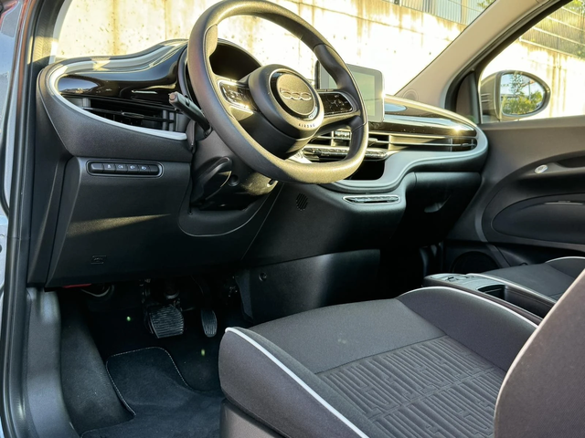 Fiat 500 e500/42KW/ - автомобили, коли, обяви за нови и употребявани 8