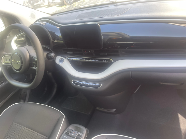 Fiat 500 E ICON/НОВ/42kWh - автомобили, коли, обяви за нови и употребявани 10