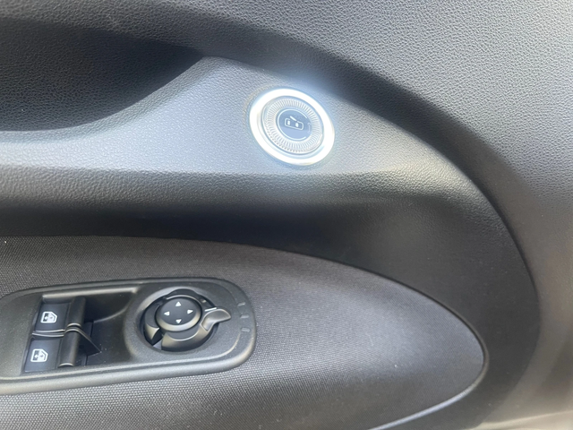 Fiat 500 E ICON/НОВ/42kWh - автомобили, коли, обяви за нови и употребявани 15