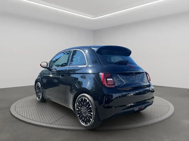 Fiat 500e ГОЛЯМАТА БАТЕРИЯ* CARPLAY* RED EDITION* УНИКАТ - автомобили, коли, обяви за нови и употребявани 2
