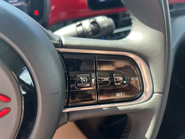 Fiat 500e ГОЛЯМАТА БАТЕРИЯ* CARPLAY* RED EDITION* УНИКАТ - автомобили, коли, обяви за нови и употребявани 8