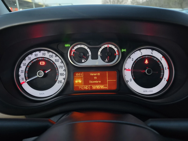 Fiat 500L 1.3 Multijet 85к.с  Топ състояние - автомобили, коли, обяви за нови и употребявани 16