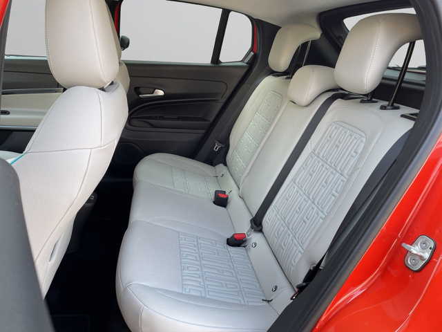 Fiat 600 LA PRIMA 1.2 100 KW 145 hp FWD MHEV 6DCT - автомобили, коли, обяви за нови и употребявани 13