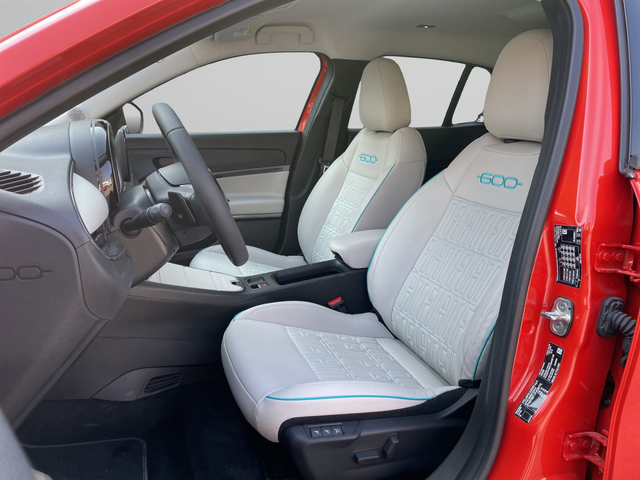 Fiat 600 LA PRIMA 1.2 100 KW 145 hp FWD MHEV 6DCT - автомобили, коли, обяви за нови и употребявани 15