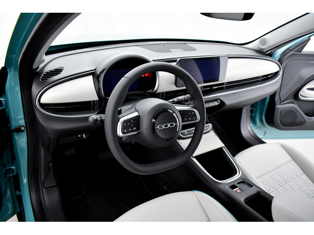 Fiat 600 LA PRIMA 1.2 136 hp FWD MHEV 6DCT - автомобили, коли, обяви за нови и употребявани 9