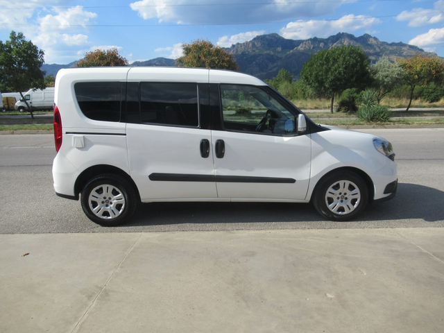 Fiat Doblo 1.6Multijet euro 6B 6ск - автомобили, коли, обяви за нови и употребявани 5
