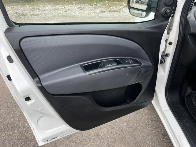 Fiat Doblo 1.3 M-JET 90кс EURO 5B КЛИМАТИК ВНОС ИТАЛИЯ - автомобили, коли, обяви за нови и употребявани 6