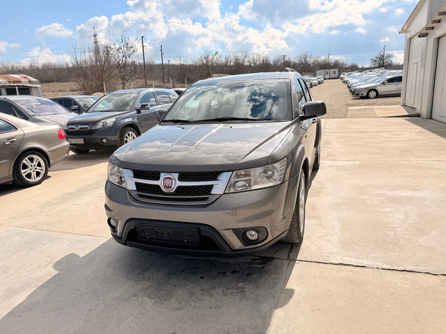 Fiat Freemont 2.0Mjet 140k.c* Navi* 7места* UNIKAT* - автомобили, коли, обяви за нови и употребявани 0