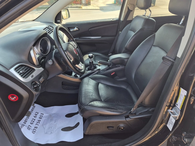 Fiat Freemont 2.0JTD - автомобили, коли, обяви за нови и употребявани 10