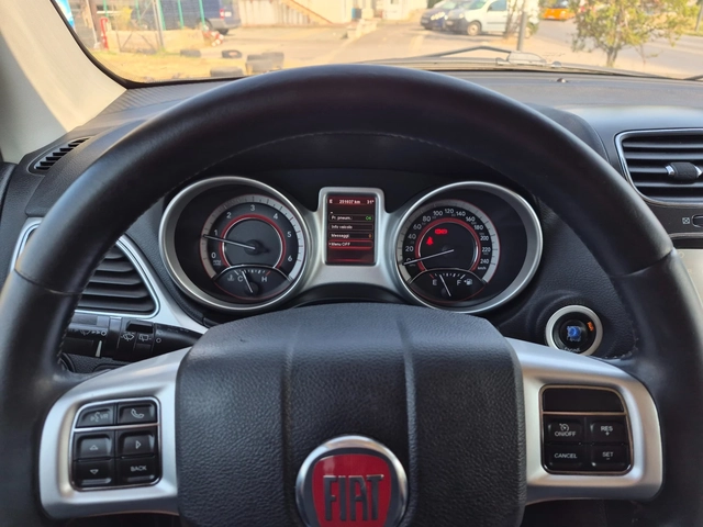 Fiat Freemont 2.0JTD - автомобили, коли, обяви за нови и употребявани 16
