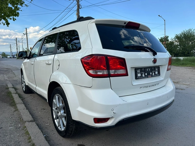 Fiat Freemont 2, 000Mjet EURO5 - автомобили, коли, обяви за нови и употребявани 4